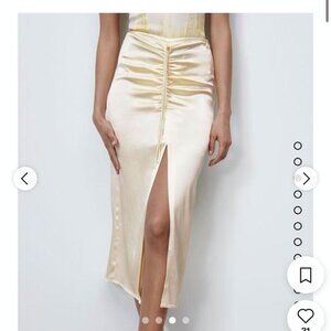 Zara Satin Midi Skirt soft pale yellow – Size S – Never Worn